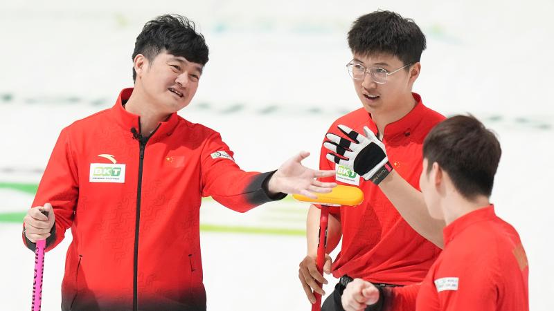 直击冬残奥历史首金!轮椅冰壶混双“姐弟”组合的突破之旅(图1)